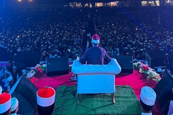 استقبال بینظیر از قاری مصری در بنگلادش+ عکس استقبال بینظیر از قاری مصری در بنگلادش+ عکس