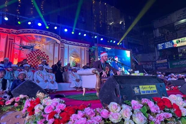 استقبال بینظیر از قاری مصری در بنگلادش+ عکس استقبال بینظیر از قاری مصری در بنگلادش+ عکس