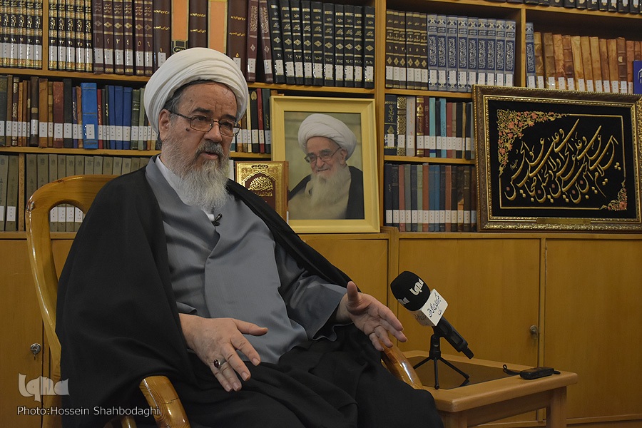 نویسنده‌ای که برای اتمام کتاب از مرگ بازگشت + فیلم