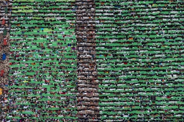 عکس | اقامه نماز فطر در چهار گوشه جهان عکس | اقامه نماز فطر در چهار گوشه جهان