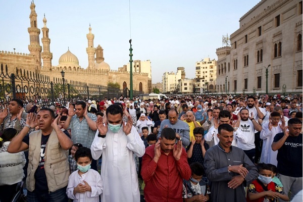 عکس | اقامه نماز فطر در چهار گوشه جهان عکس | اقامه نماز فطر در چهار گوشه جهان