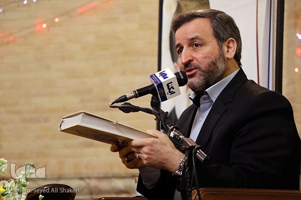 منصور قصریزاده قاری بین المللی و مدیر رادیو قرآن منصور قصریزاده قاری بین المللی و مدیر رادیو قرآن