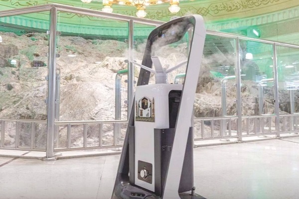 از پاسخگویی تلفنی 11 زبانه به سؤالهای شرعی تا اختصاص 74 درب برای ورود و خروج زائران از پاسخگویی تلفنی 11 زبانه به سؤالهای شرعی تا اختصاص 74 درب برای ورود و خروج زائران