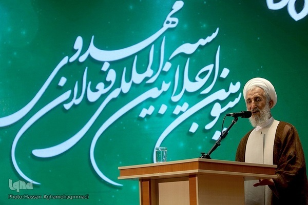 امام زمان(عج) هوای نائبش را دارد/ قبلا انتظار فقط در کتاب دعا بود امام زمان(عج) هوای نائبش را دارد/ قبلا انتظار فقط در کتاب دعا بود