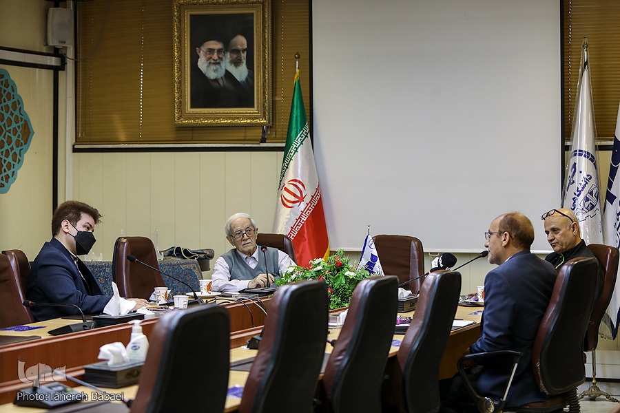 نشست «بررسی سیاستهای افزایش جمعیت» نشست «بررسی سیاستهای افزایش جمعیت»