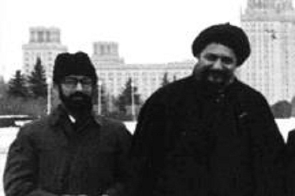 شهید چمران در کنار امام موسی صدر شهید چمران در کنار امام موسی صدر