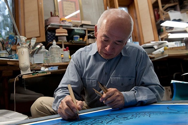 هنرمند قرآنی سرزمین آفتاب؛ از تشرف به اسلام تا کتابی که در موزه مالزی ماندگار شد + فیلم و عکس هنرمند قرآنی سرزمین آفتاب؛ از تشرف به اسلام تا کتابی که در موزه مالزی ماندگار شد + فیلم و عکس