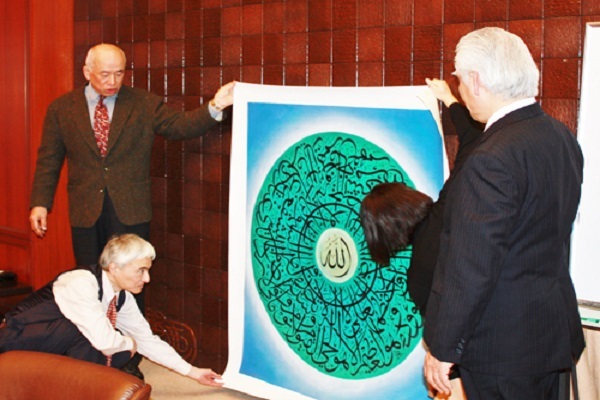 هنرمند قرآنی سرزمین آفتاب؛ از تشرف به اسلام تا کتابی که در موزه مالزی ماندگار شد + فیلم و عکس هنرمند قرآنی سرزمین آفتاب؛ از تشرف به اسلام تا کتابی که در موزه مالزی ماندگار شد + فیلم و عکس