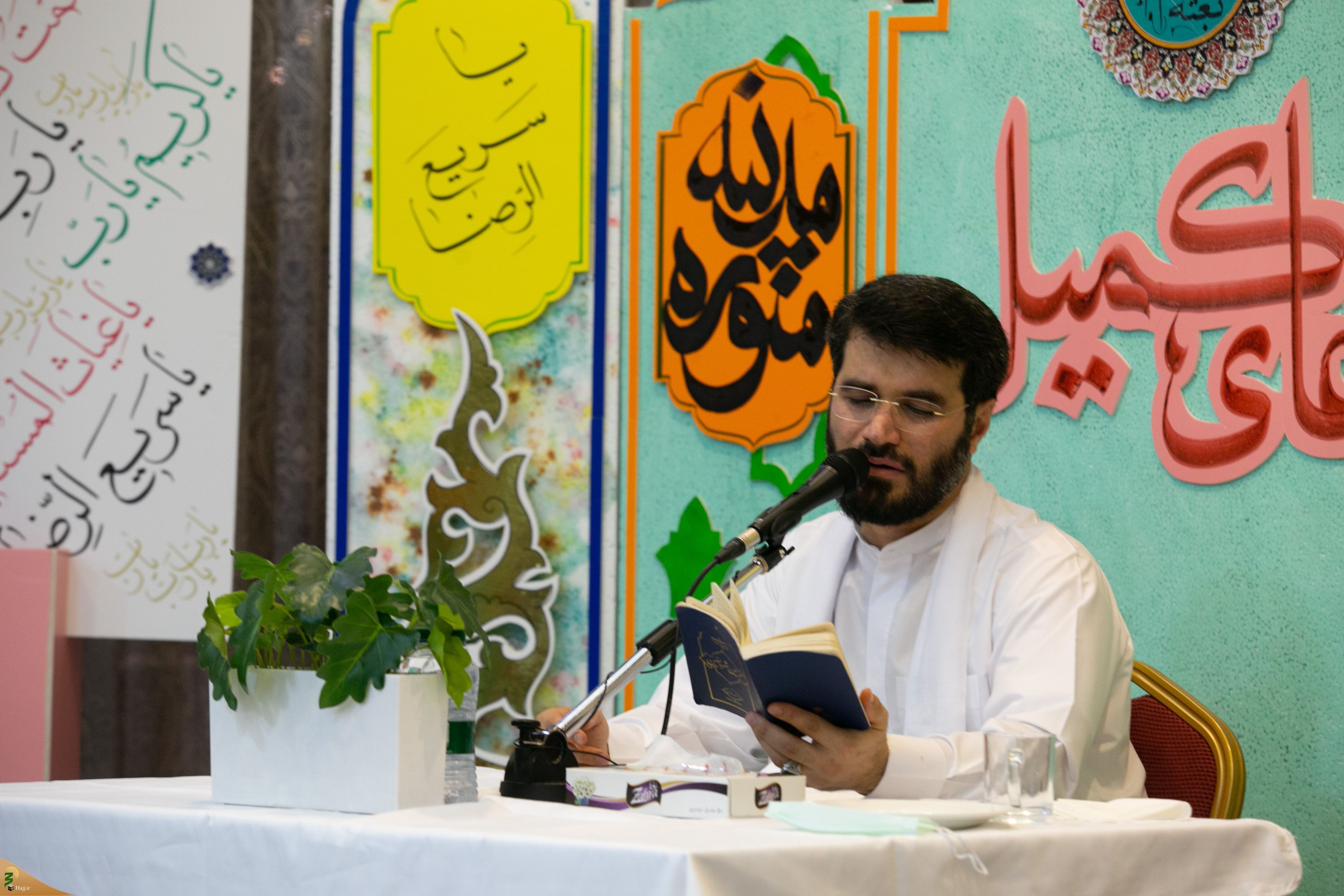 ارسالی/ زائران ایرانی سرزمین وحی دعای کمیل را زمزمه کردند