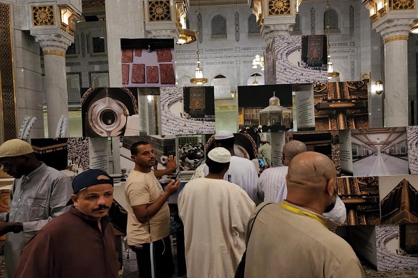 برگزاری نمایشگاه بافت پرده کعبه در حرم مکی برگزاری نمایشگاه بافت پرده کعبه در حرم مکی