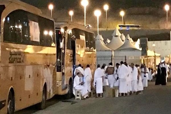 رمی جمره عقبه حجاج در سرزمین منا/ چه تعداد زائر به خانه خدا مشرف شدند رمی جمره عقبه حجاج در سرزمین منا/ چه تعداد زائر به خانه خدا مشرف شدند