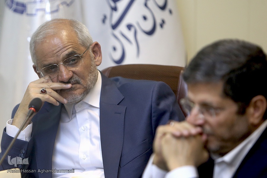 نمایش تصویری متمدنانه از ایران و پرچمداری انقلاب از ویژگیهای خامهیار است نمایش تصویری متمدنانه از ایران و پرچمداری انقلاب از ویژگیهای خامهیار است