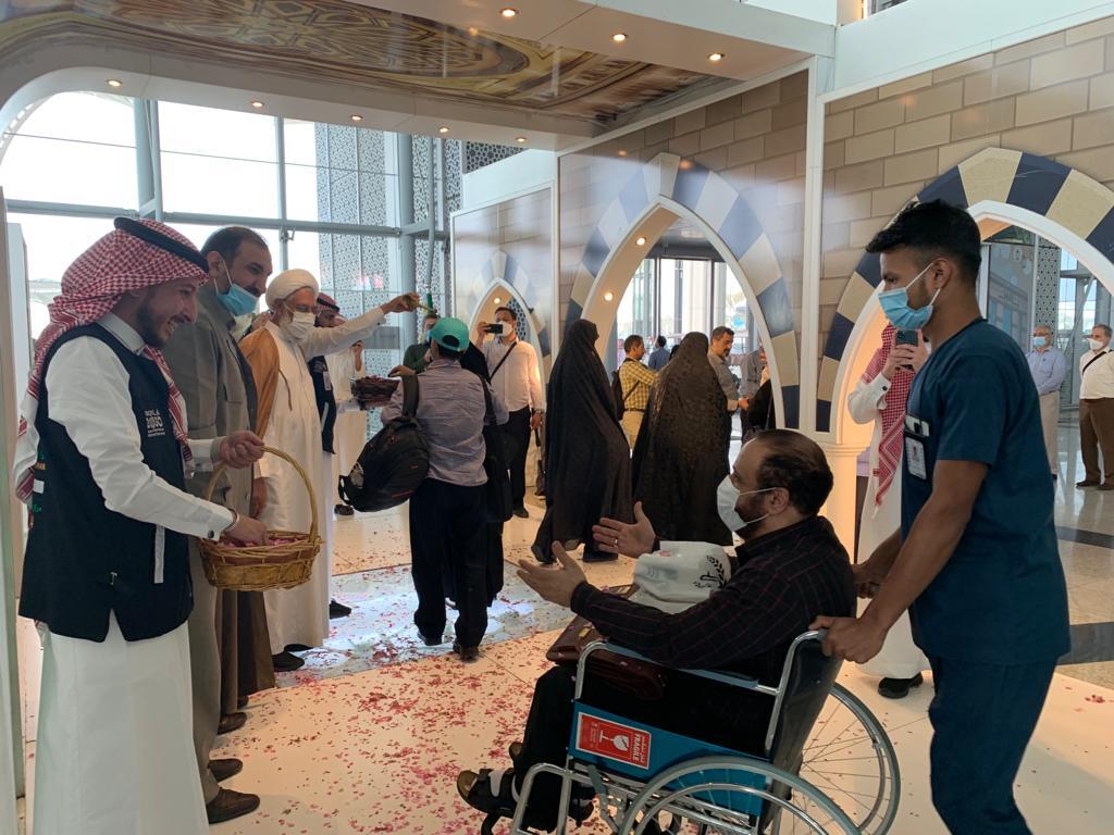 ارسالی/ جانبازان سرافراز کشورمان وارد مدینه منوره شدند