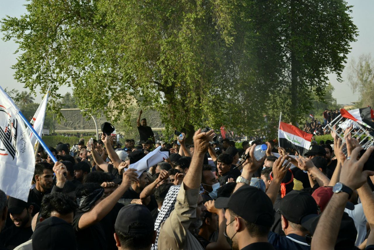 تجمع بزرگ مخالفان فتنه و قانونشکنان در بغداد تجمع بزرگ مخالفان فتنه و قانونشکنان در بغداد