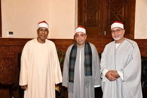 از سمت چپ استاد طاروطی، قاری مشهور مصری از سمت چپ استاد طاروطی، قاری مشهور مصری