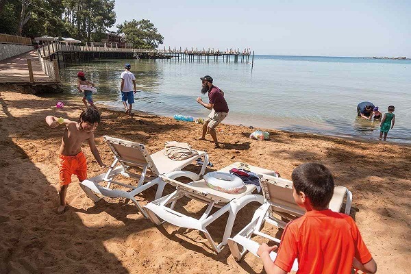 تفکیک سواحل برای گردشگران مسلمان زن و مرد تفکیک سواحل برای گردشگران مسلمان زن و مرد