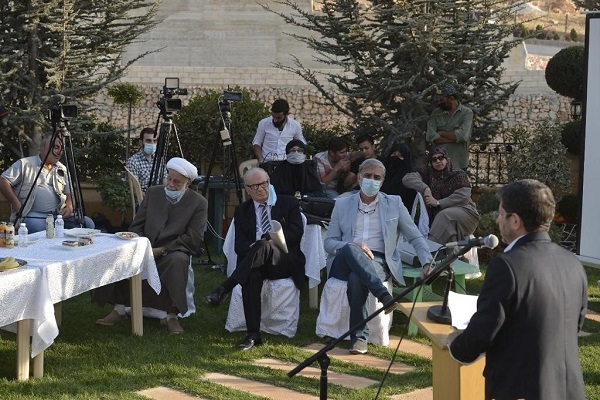 سراینده «شیرازیات» در بیروت از سرودن بازماند سراینده «شیرازیات» در بیروت از سرودن بازماند