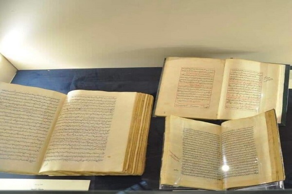 برپایی نمایشگاه نسخه‌های خطی کمیاب درباره جایگاه والای امام حسین (ع) در بغداد / اماده
