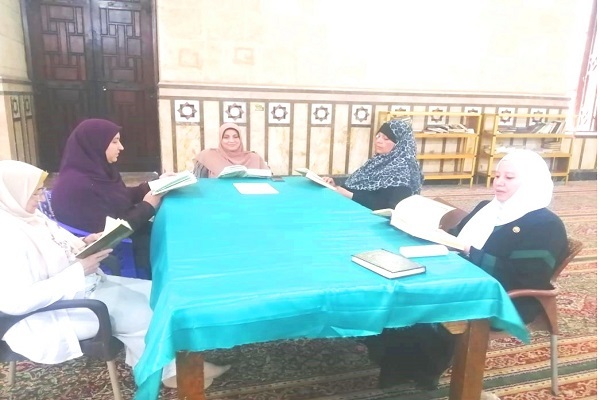 آغاز محافل قرآنی با ریاست بانوان حافظ قرآن در چند استان مصر آغاز محافل قرآنی با ریاست بانوان حافظ قرآن در چند استان مصر