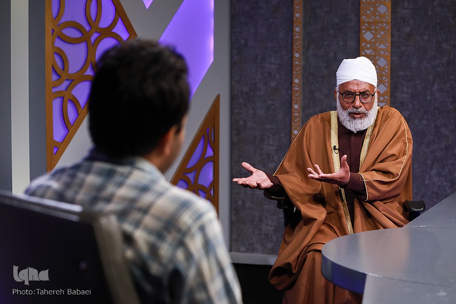 شیعه و سنی همدیگر را به کفرگویی متهم نکنند + فیلم