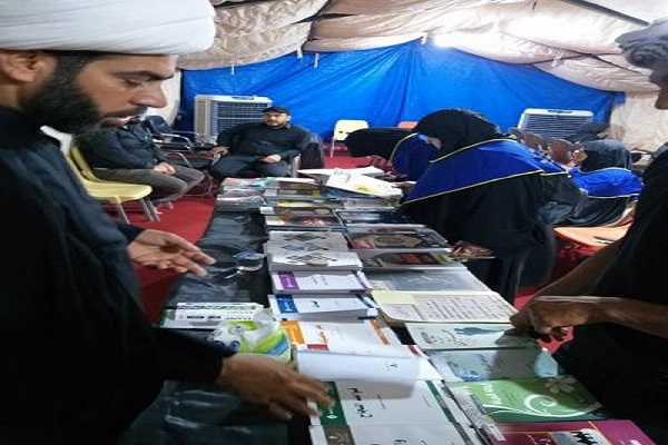 اهدای بیش از 16 هزار کتاب به زائران اربعین حسینی اهدای بیش از 16 هزار کتاب به زائران اربعین حسینی
