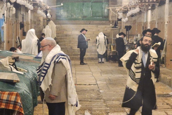 نظامیان صهیونیست در صحنهای مسجد الاقصی نظامیان صهیونیست در صحنهای مسجد الاقصی