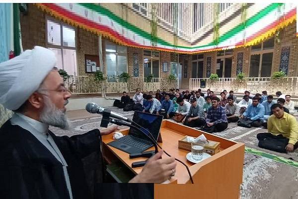 ایجاد فاصله بین مردم؛ هدف دشمن از طراحی فتنه اخیر