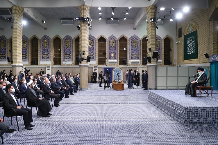 دیدار نخبگان با رهبر معظم انقلاب دیدار نخبگان با رهبر معظم انقلاب