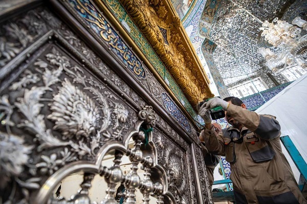 تداوم عملیات برچیدن ضریح قدیمی حضرت زینب (ع)+ عکس
