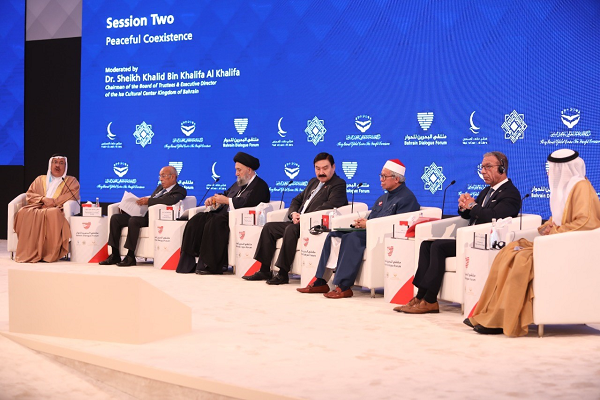 نشست «گفتوگوی شرق و غرب برای همزیستی انسانی» در منامه نشست «گفتوگوی شرق و غرب برای همزیستی انسانی» در منامه