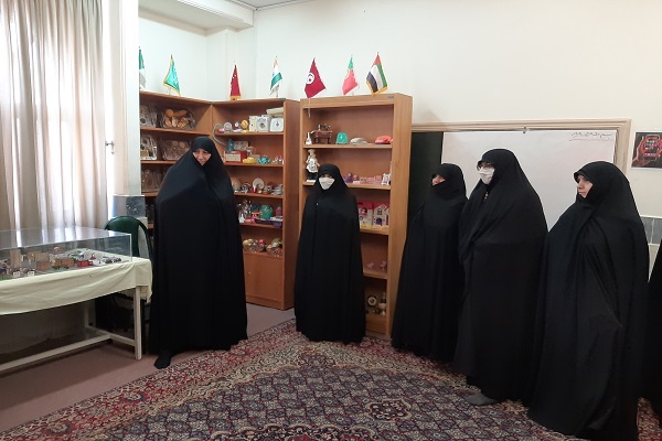 تاکنون هشت هزار نفراز یکصدملیت با زبان فارسی آشنا شده‌اند