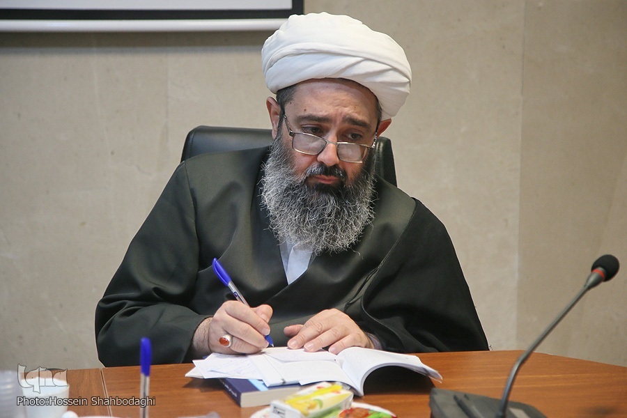 نظر استادان در تغییر متون درسی حوزه نادیده گرفته شد/ چرا نظر استادان در تغییر متون درسی حوزه نادیده گرفته شد/ چرا