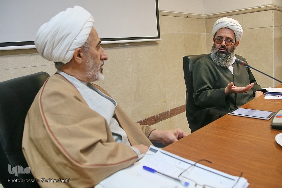 نظر استادان در تغییر متون درسی حوزه نادیده گرفته شد/ چرا نظر استادان در تغییر متون درسی حوزه نادیده گرفته شد/ چرا