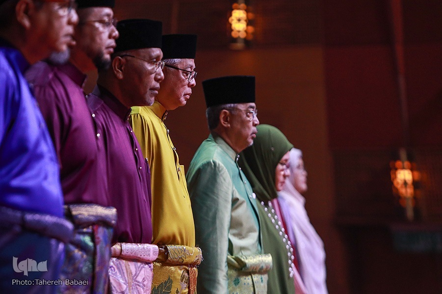 حضور پادشاه و ملکه مالزی در مراسم اختتامیه مسابقات قرآن حضور پادشاه و ملکه مالزی در مراسم اختتامیه مسابقات قرآنپادشاه و ملکه مالزی در مراسم اختتامیه مسابقات قرآن