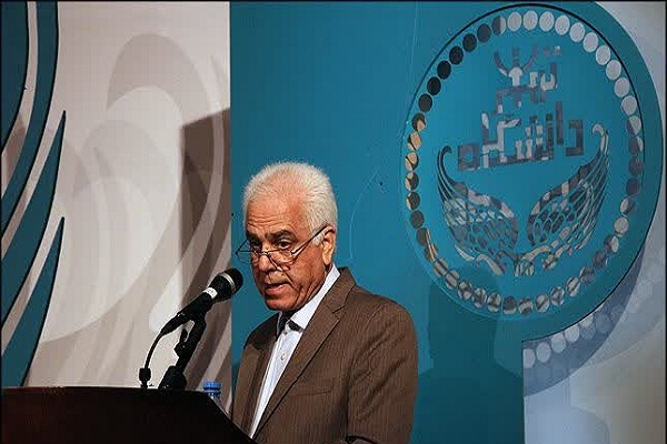 ریشههای اعتراضات اخیر؛ از سرخوردگی جوانان تا سرمایهگذاری رفاقتی ریشههای اعتراضات اخیر؛ از سرخوردگی جوانان تا سرمایهگذاری رفاقتی