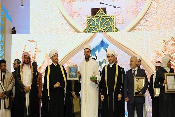 فیلم | تلاوت نفر اول مسابقات بینالمللی قرآن روسیه فیلم | تلاوت نفر اول مسابقات بینالمللی قرآن روسیه
