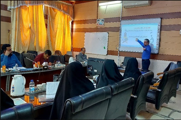 کارگاه تخصصی به منظور ارتقای صلاحیت‌های حرفه‌ای آموزگاران