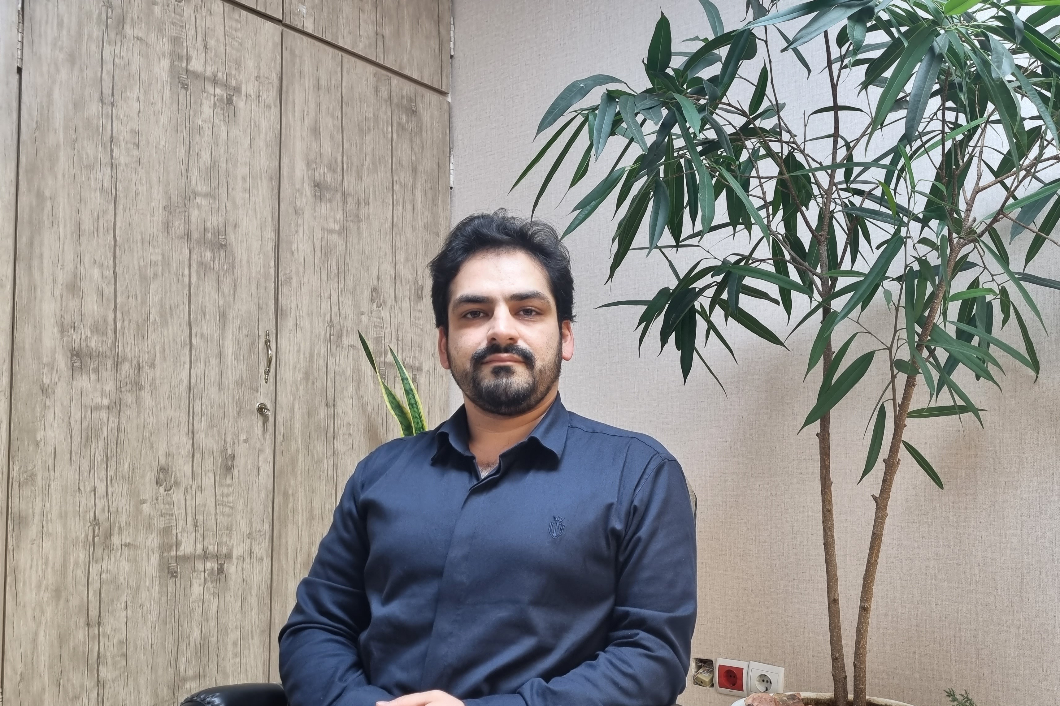 دقایقی با دانشجوی نخبه و کارآفرین؛ از تسلط به قرآن تا تولید شبیه‌ساز بیماران