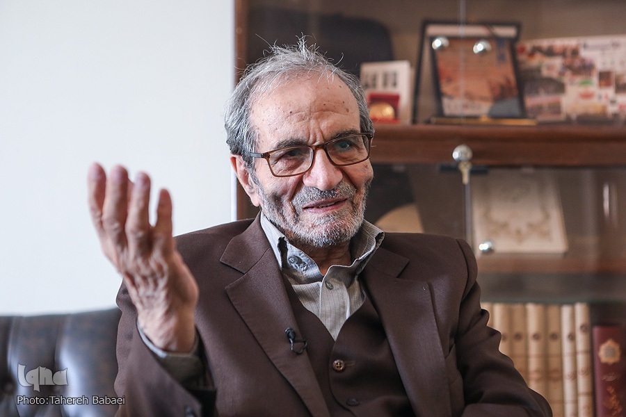 همه باید به دانش احترام بگذاریم + فیلم