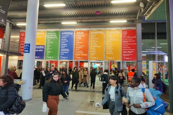 نمایشگاه بین‌المللی صنایع دستی میلان و دغدغه هنرمندان ایرانی + عکس