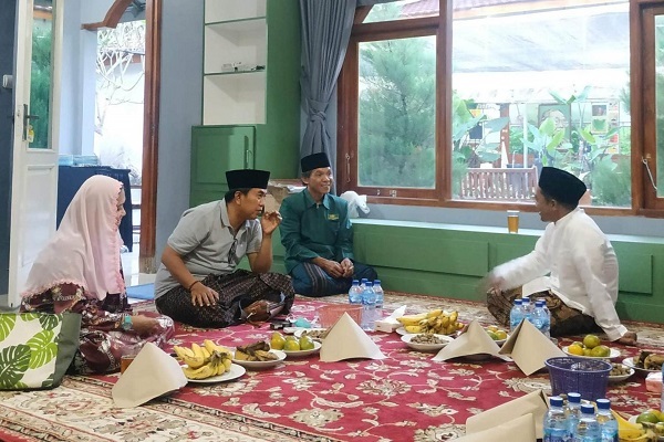 بازگشت نیسفی به آغوش گرم خانواده بازگشت نیسفی به آغوش گرم خانواده