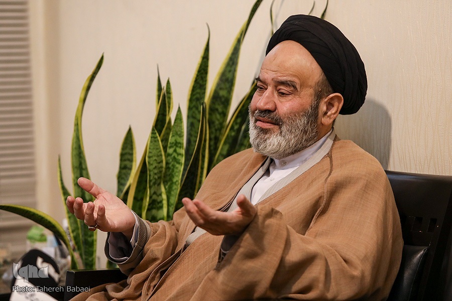 پیوند حوزه و دانشگاه تنها در سایه «خدمت به مردم» محقق می‌شود