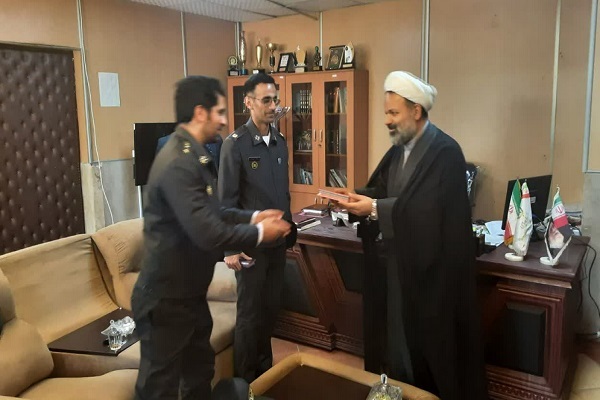 تجلیل از قاریان و حافظان