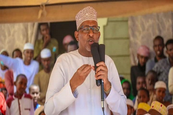 آدن دوئاله، وزیر دفاع کنیا آدن دوئاله، وزیر دفاع کنیا