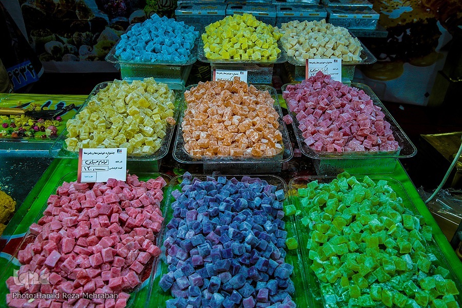 جشنی به احترام نور، شادی و بخشش