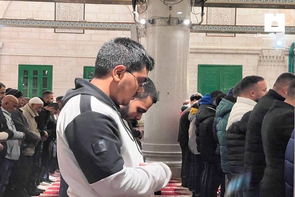 وحشت صهیونیست‌ها از انتفاضه سوم/  حضور هزاران فلسطینی در نماز «فجر عظیم» مسجدالاقصی