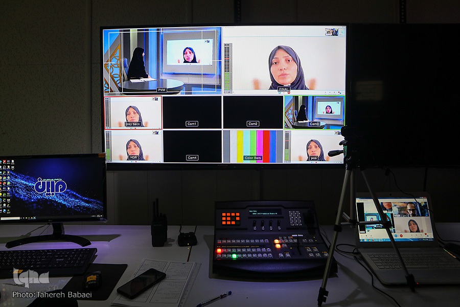 آمنه حمید، نویسنده و روزنامهنگار فلسطینی آمنه حمید، نویسنده و روزنامهنگار فلسطینی