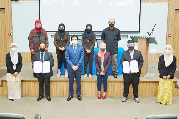 گروهی از اساتید در استارتاپ قرآنی برونئی گروهی از اساتید در استارتاپ قرآنی برونئی