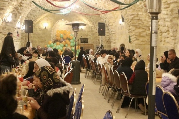 پخش اذان از کلیسای میزبان ضیافت افطاری ایتام در اردن