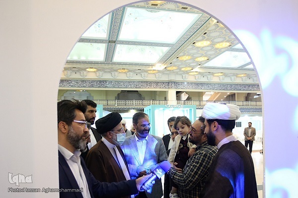 بازدید رئیس جمهور از نمایشگاه قرآن + عکس بازدید رئیس جمهور از نمایشگاه قرآن + عکس